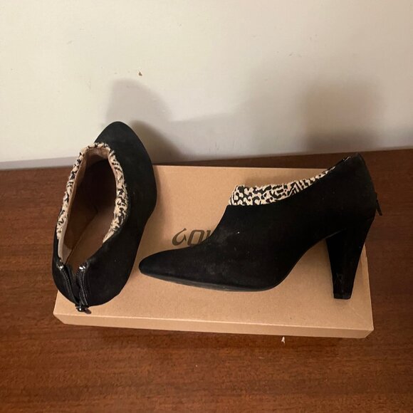 Seychelles Black Suede Booties Size 7.5 - Picture 2 of 5